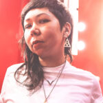 Portrait de Daphné Swân dans sa loge avant son concert à la Maison Folie Beaulieu à Lomme, le 21 juin 2024 © Claire Kulaga